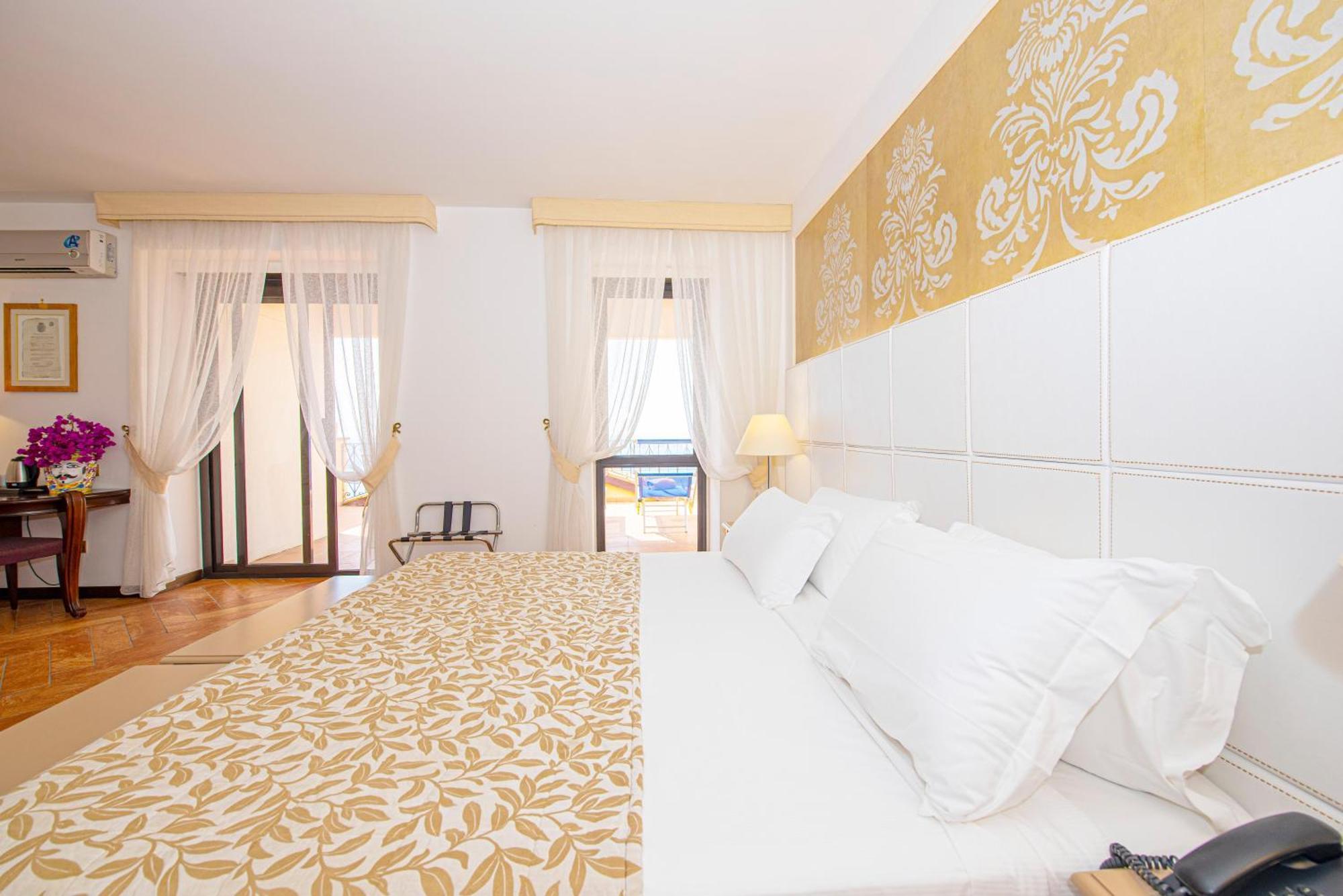 Hotel Baia Taormina - Cdshotels 4*