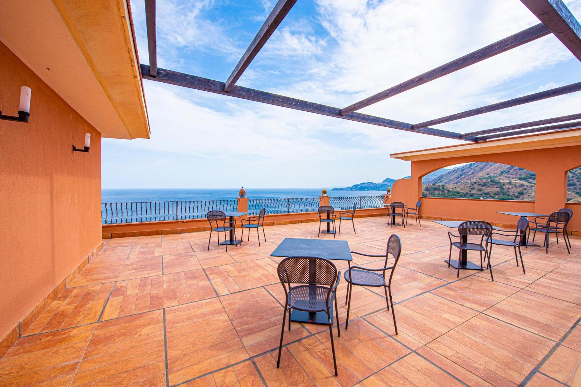 Hotel Baia Taormina - Cdshotels Forza dʼAgro