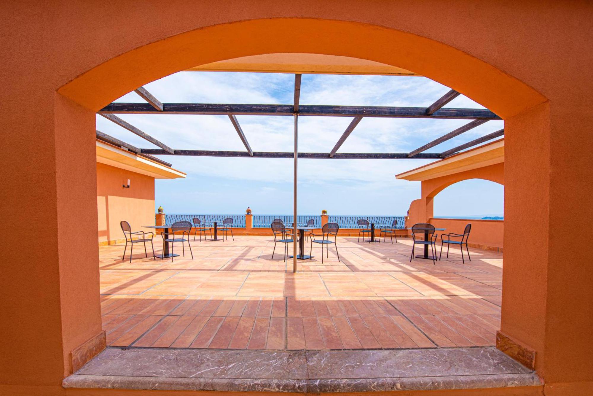 Hotel Baia Taormina - Cdshotels